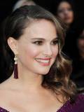 Natalie Portman muestra sus Aretes